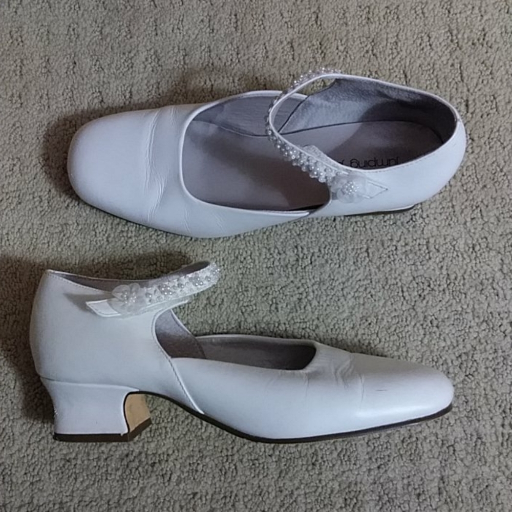 Kid's white dress shoes